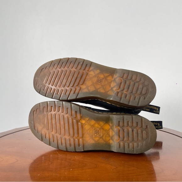 Dr. Martens Harrema Black Leather Unisex Chelsea Boots | US 8 - Picture 5 of 8